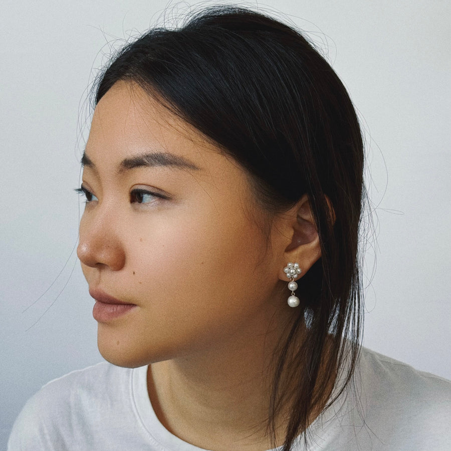 IRIS WHITE PEARL LONG EARRING