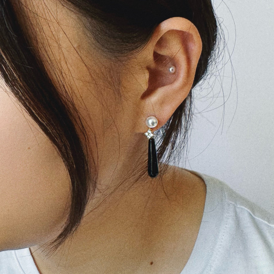 DAGMAR BLACK EARRING