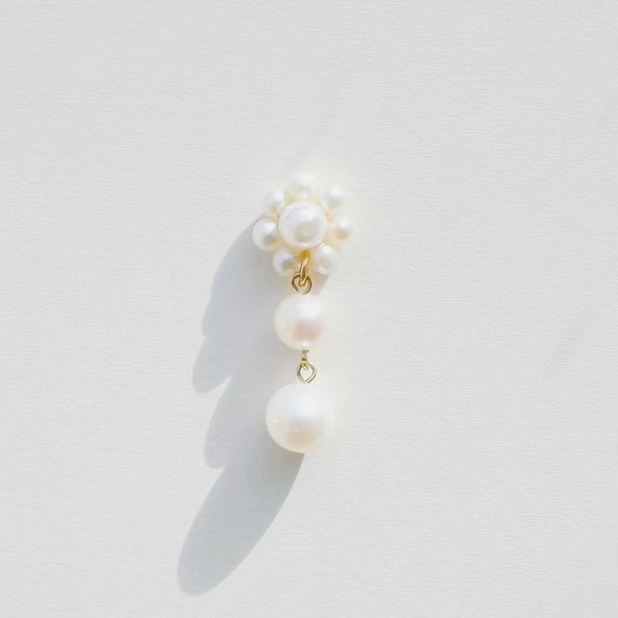 IRIS WHITE PEARL LONG EARRING